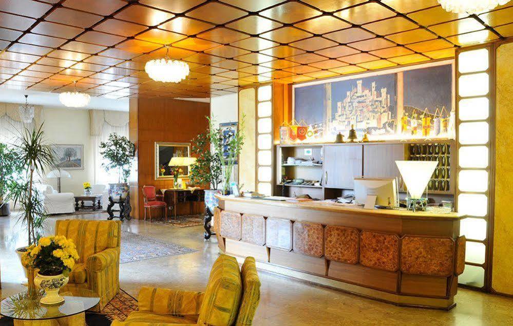 Hotel Beatrice Este Bagian luar foto